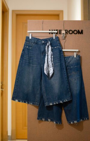 Cropped Wide Leg Jeans	八分阔腿牛仔裤