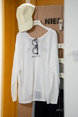 Oversized Long Sleeve Top	字母宽松长袖罩衫