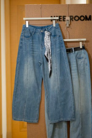 Barrel Leg Jeans	弯刀阔腿牛仔裤